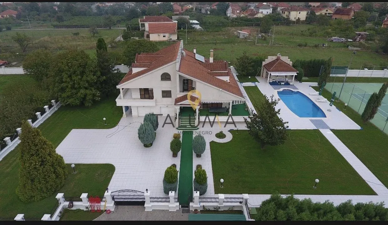 Sale, house, 930m², Tološi, Podgorica