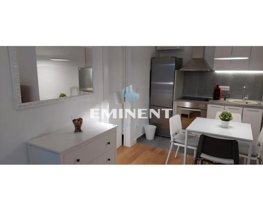 Izdavanje, stan, 40m², Vračar Sve Podlokacije, Beograd