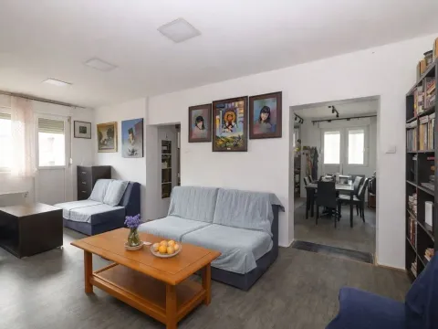 Prodaja, dvosoban stan, 62m², Karaburma, Palilula Sve Podlokacije - image 1