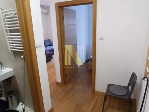 Izdavanje, dvosoban stan, 37m², Centar, Novi Sad - image 12