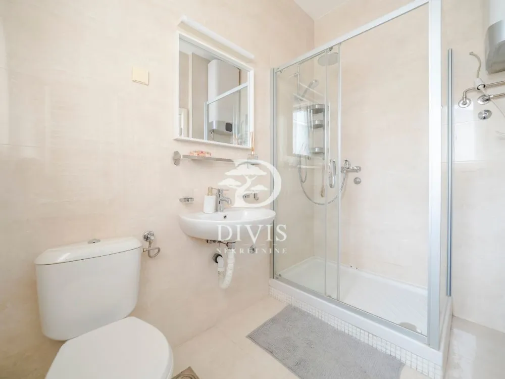 Prodaja, trosoban stan, 85m², Južni Bulevar, Vračar Sve Podlokacije