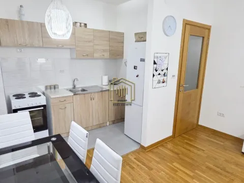 Izdavanje, jednosoban stan, 43m², City Kvart, Podgorica - image 7