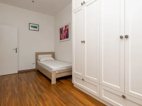 Izdavanje, trosoban stan, 118m², Preko Morače, Podgorica - image 11