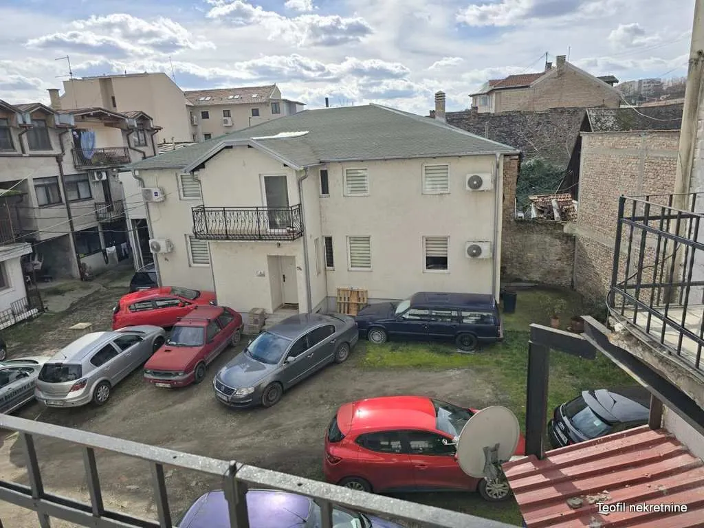Izdavanje, dvosoban stan, 72m², Zemun Centar, Zemun Sve Podlokacije