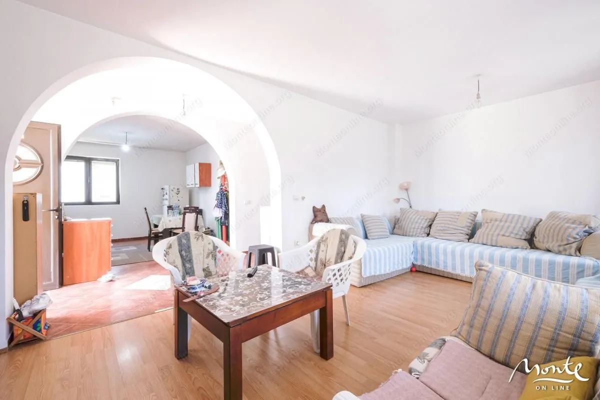 Sale, house, 410m², Sutomore, Bar