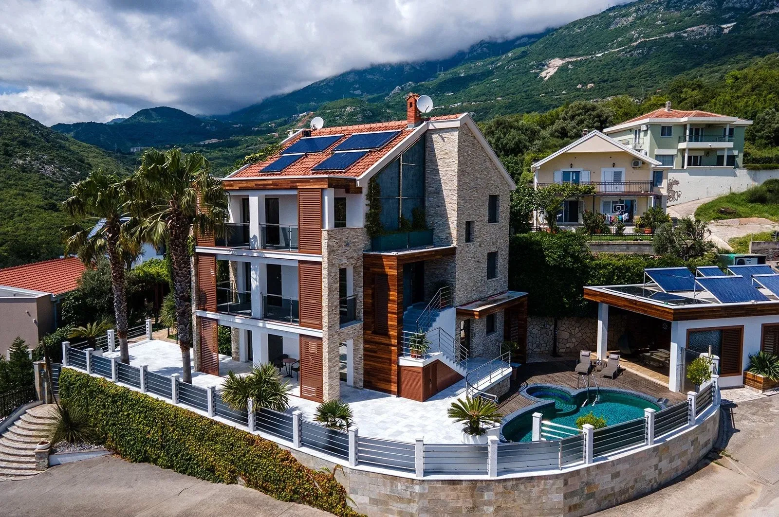 Sale, house, 487m², Bečići, Budva