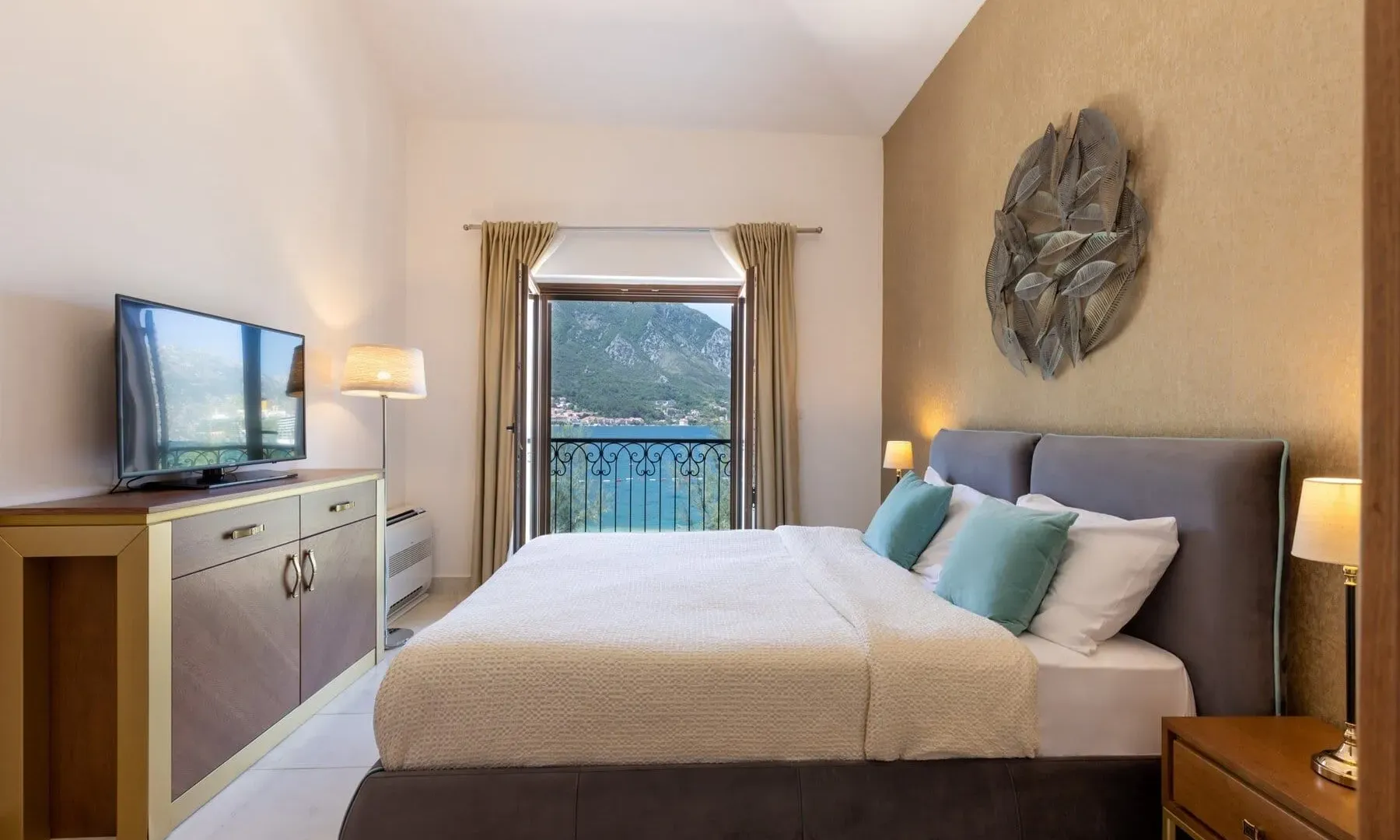 Sale, house, 198m², Dobrota, Kotor