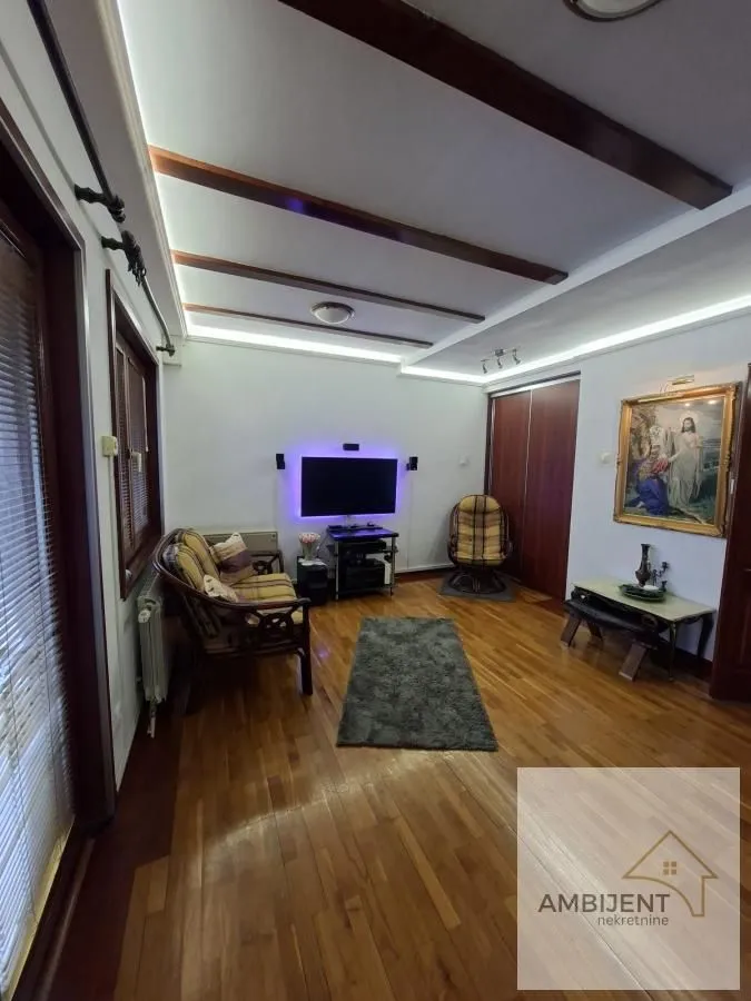 Prodaja, četvorosoban stan, 104m², Stari Grad, Beograd