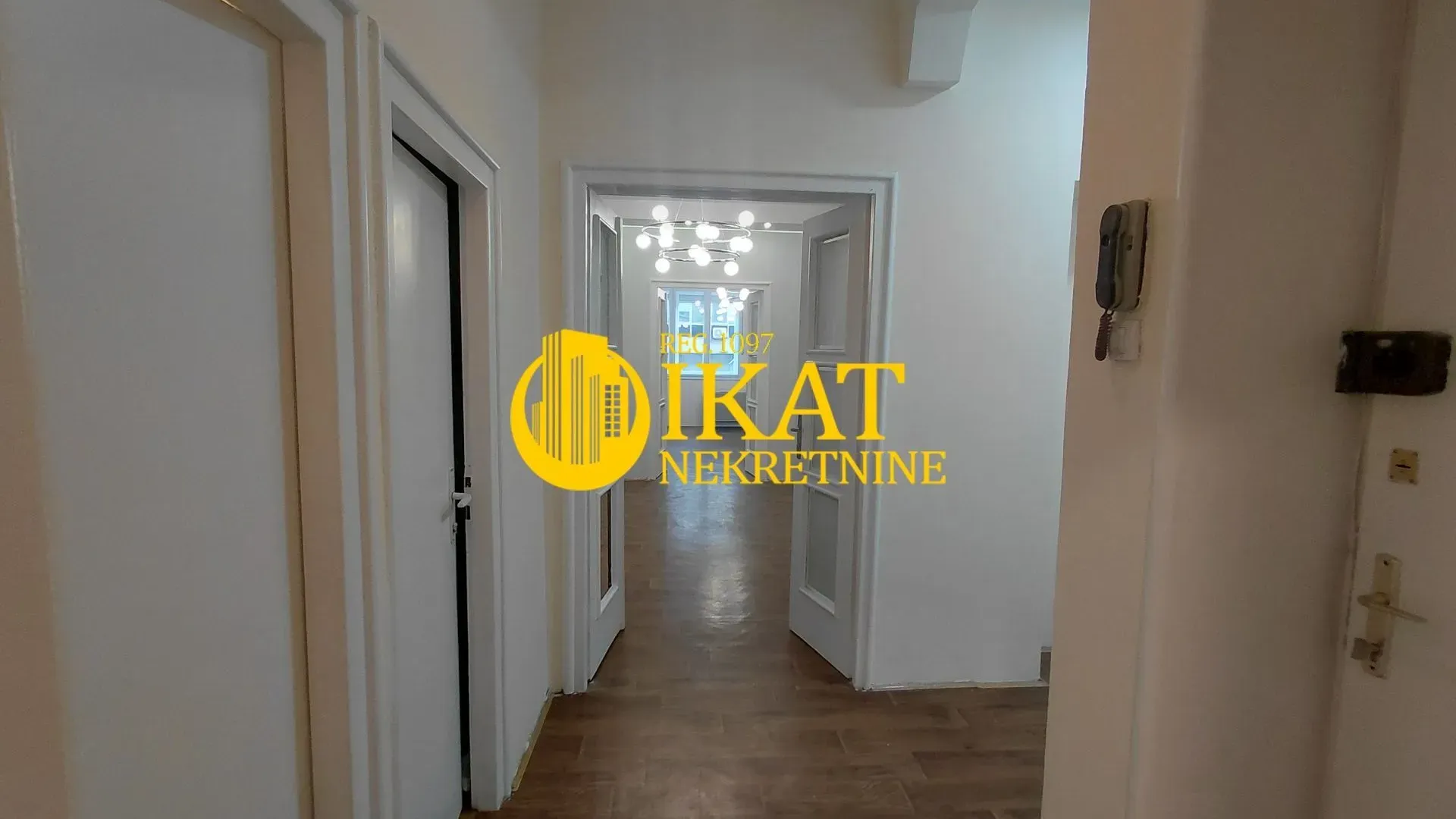 Izdavanje, četvorosoban stan, 110m², Vračar Centar, Vračar Sve Podlokacije