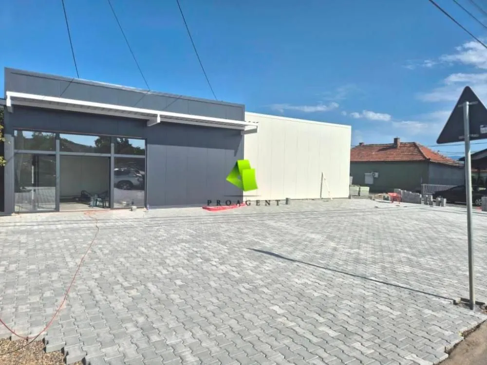 Izdavanje, poslovni prostor, 110m², Centar, Kruševac
