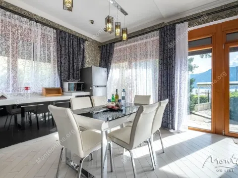 Prodaja, trosoban stan, 101m², Orahovac, Kotor - image 4