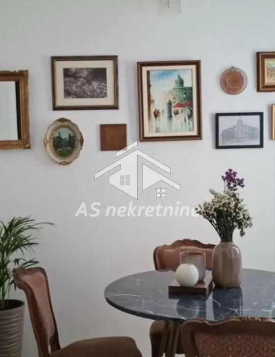 Izdavanje, trosoban stan, 94m², Savski Venac, Beograd
