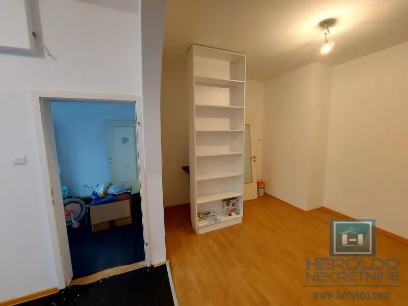 Sale, office space, 72m², Centar, Jagodina