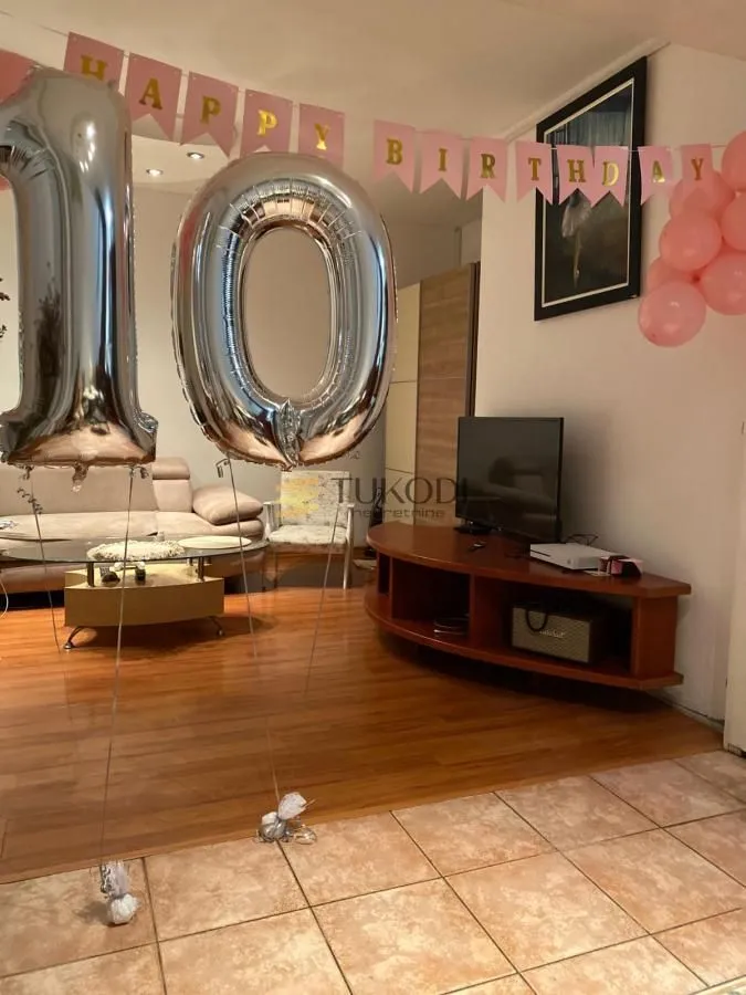 Izdavanje, trosoban stan, 87m², Centar, Novi Sad