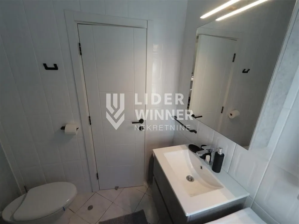 Sale, three bedroom apartment, 68m², Savski Venac, Beograd