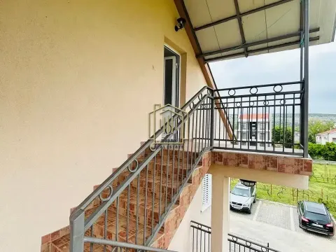 Izdavanje, dvosoban stan, 70m², Dalmatinska ulica, Podgorica - image 3