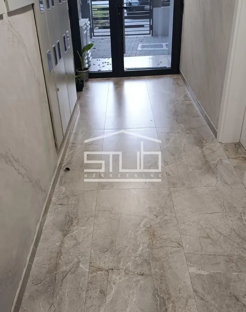 Prodaja, trosoban stan, 76m², Centar, Pančevo
