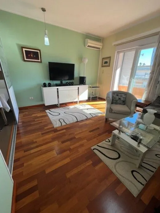 Izdavanje, dvosoban stan, 75m², City Kvart, Podgorica