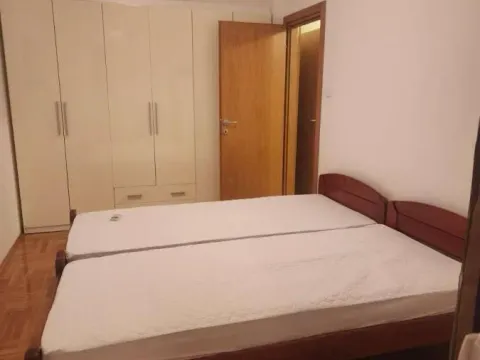 Izdavanje, jednosoban stan, 47m², Centar, Budva - image 5