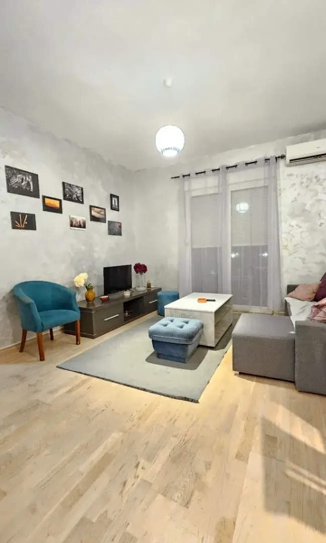 Izdavanje, dvosoban stan, 60m², City Kvart, Podgorica