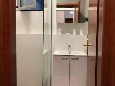 Izdavanje, jednosoban stan, 43m², Budva, Crna Gora - image 9