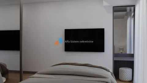 Moderna spavaća soba sa krevetom i televizorom na zidu. - image 16