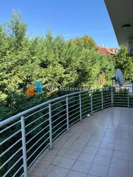 Rent, house, 220m², Senjak, Beograd
