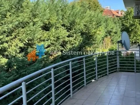 Izdavanje, kuća, 220m², Savski Venac, Beograd - image 36