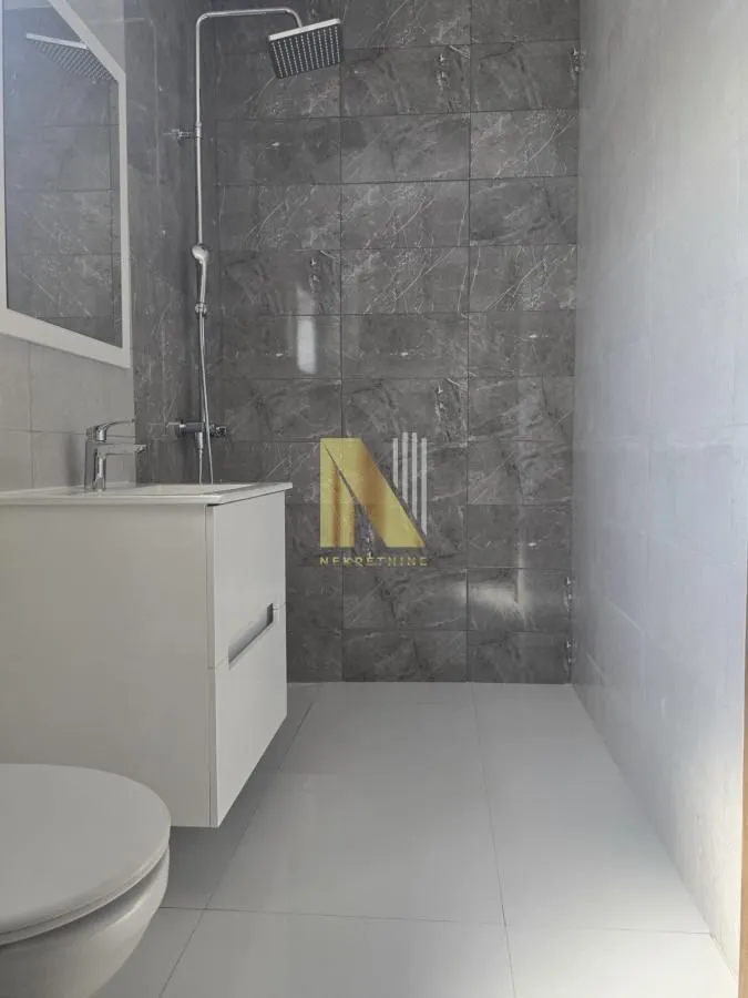 Prodaja, trosoban stan, 70m², Vidovdansko naselje, Novi Sad Sve Podlokacije