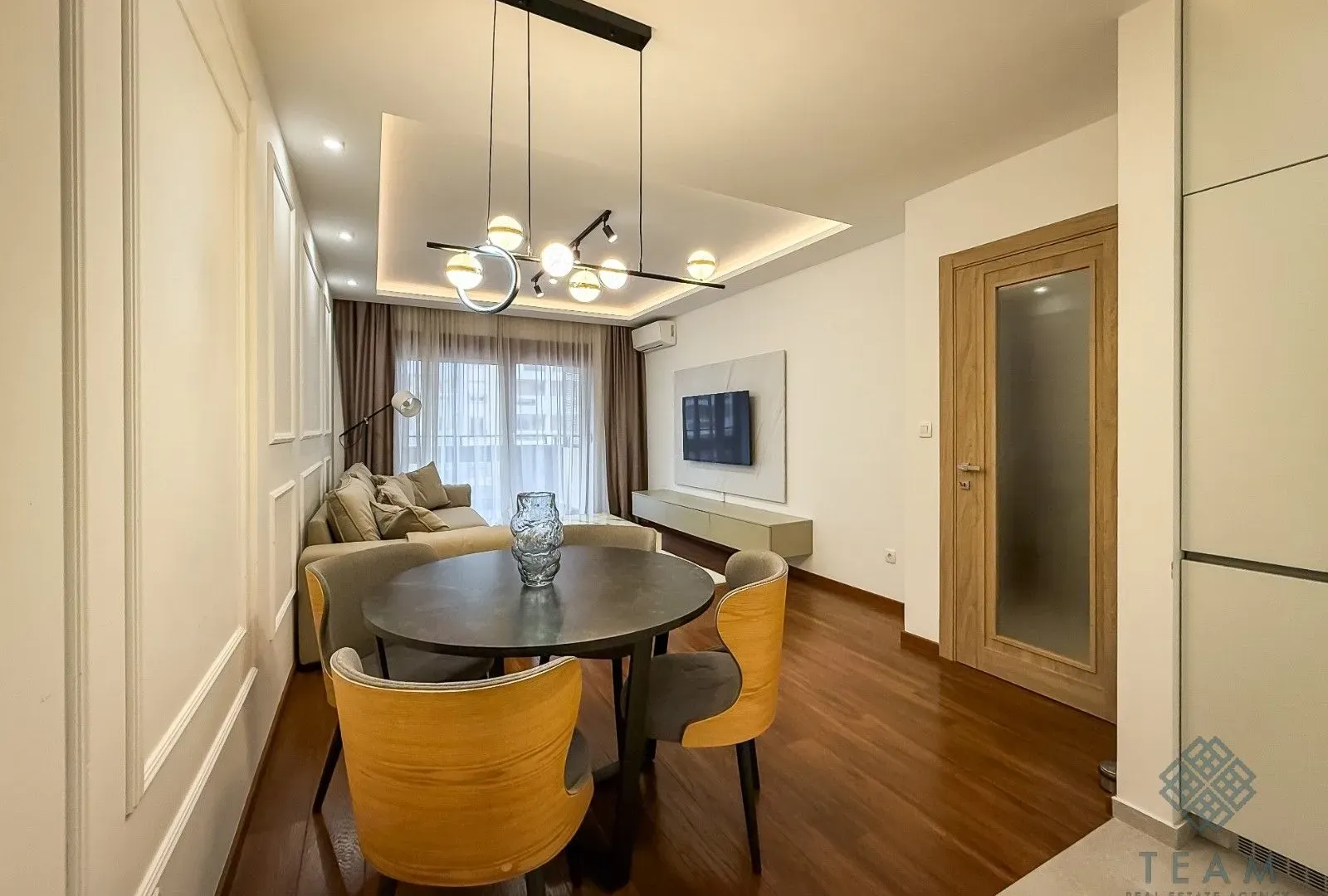 Izdavanje, jednosoban stan, 54m², Master Kvart, Podgorica