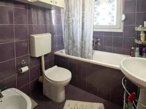 Izdavanje, dvosoban stan, 85m², Zagorič, Podgorica - image 2