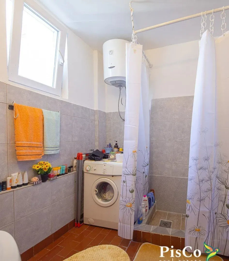 Prodaja, kuća, 400m², Stara Varoš, Podgorica