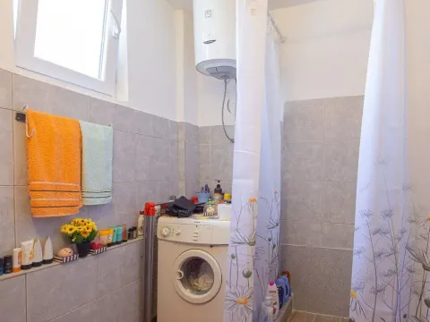 Prodaja, kuća, 400m², Stara Varoš, Podgorica - image 2