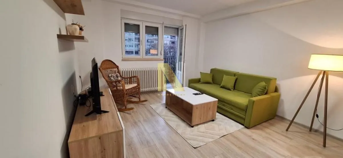 Izdavanje, dvosoban stan, 51m², Bulevar Oslobodjenja, Novi Sad Sve Podlokacije