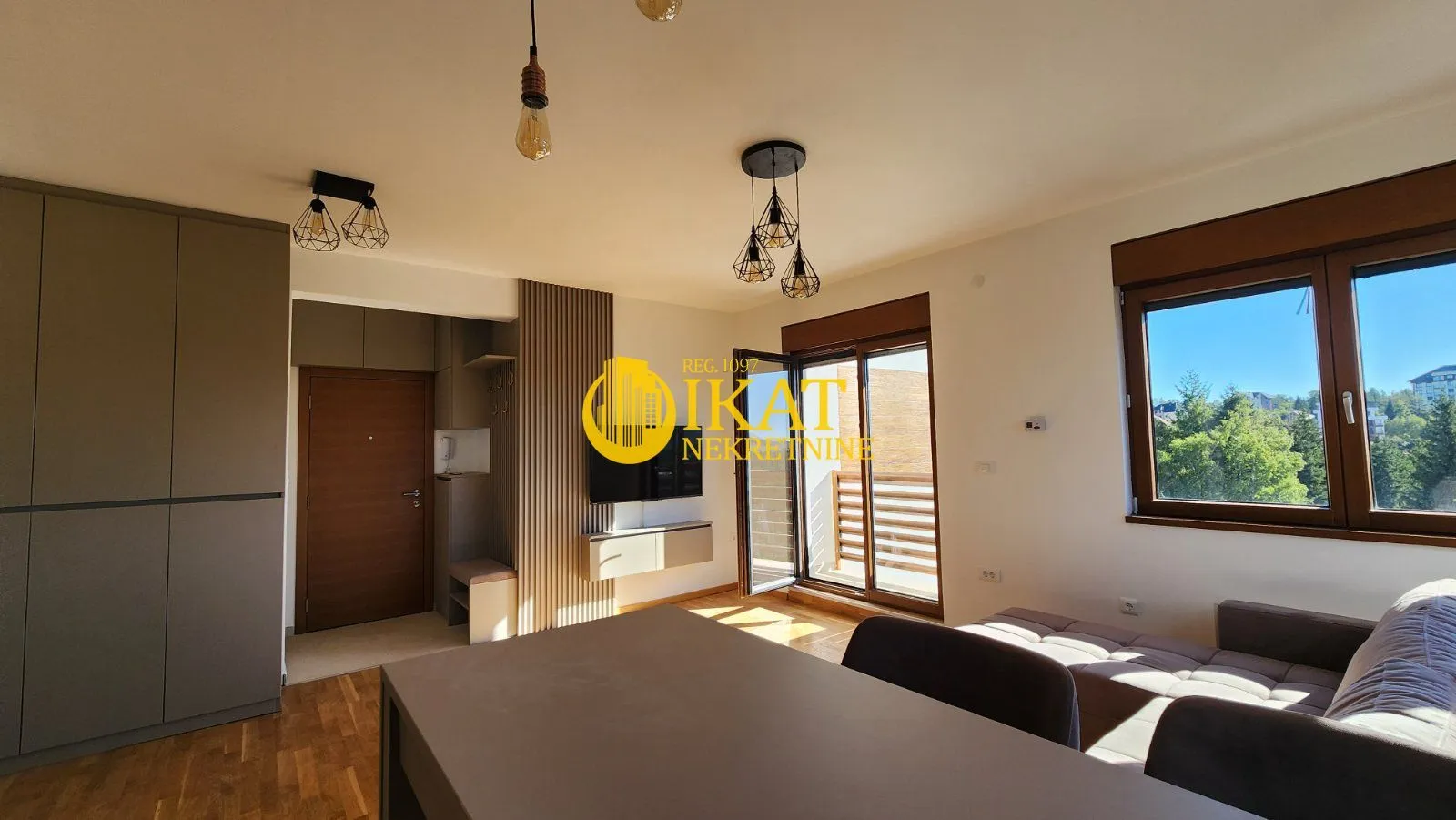 Prodaja, jednosoban stan, 41m², 25. Maj, Zlatibor