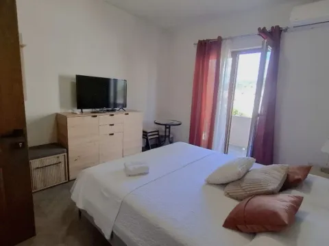 Izdavanje, jednosoban stan, 50m², Ilino, Bar - image 4