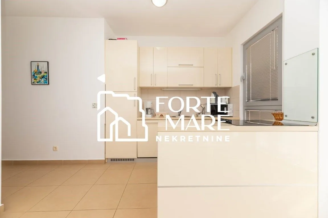 Prodaja, dvosoban stan, 85m², Đenovići, Herceg Novi