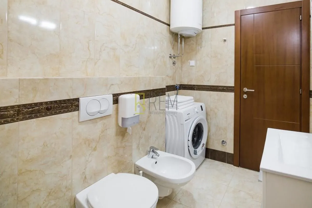 Sale, two bedroom apartment, 89m², Bečići, Budva