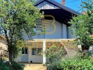 Sale, house, 188m², Voždovac Sve Podlokacije, Beograd - image 1