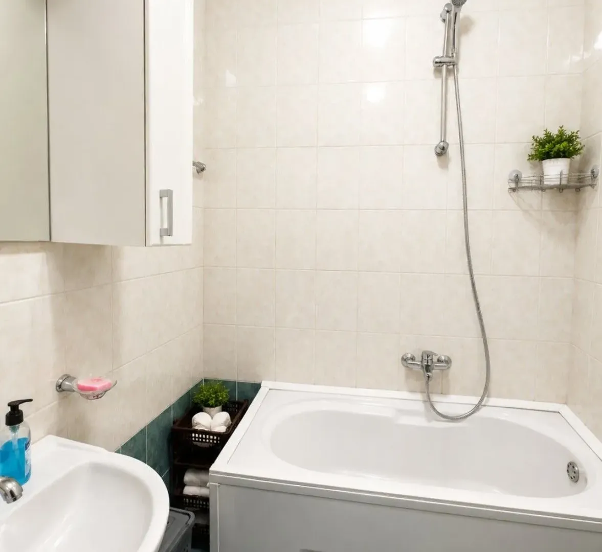 Izdavanje, jednosoban stan, 50m², Stari Aerodrom, Podgorica
