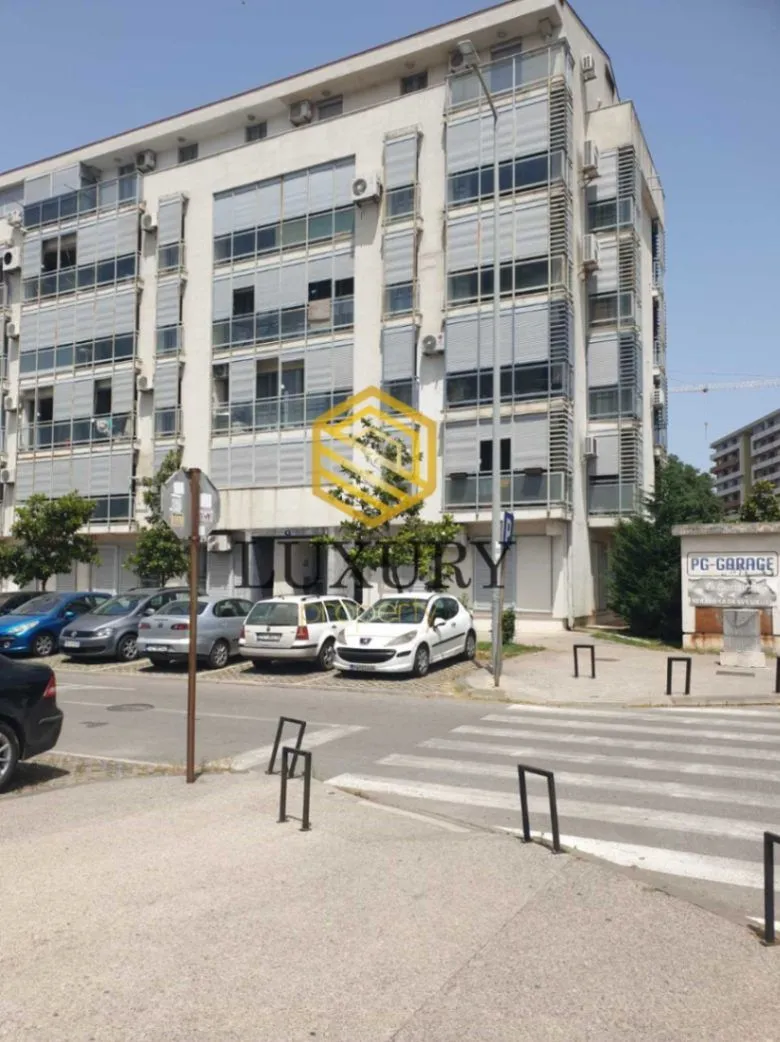 Rent, one bedroom apartment, 42m², Kod Big Fashion-a, Podgorica