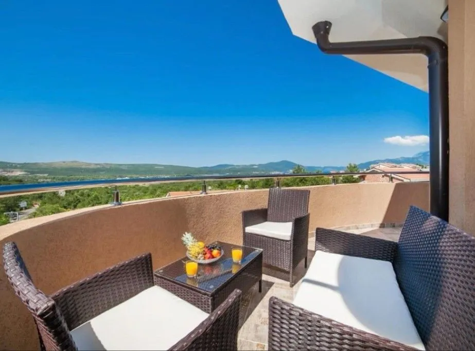 Izdavanje, jednosoban stan, 50m², Kavač, Kotor