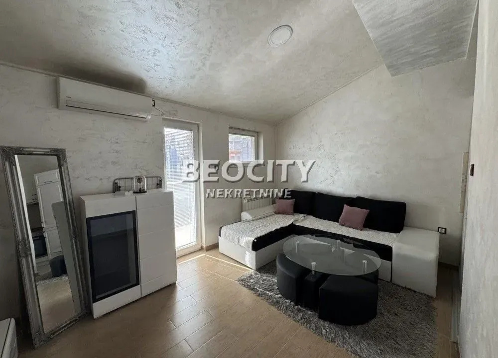 Rent, apartment, 37m², Centar, Novi Sad