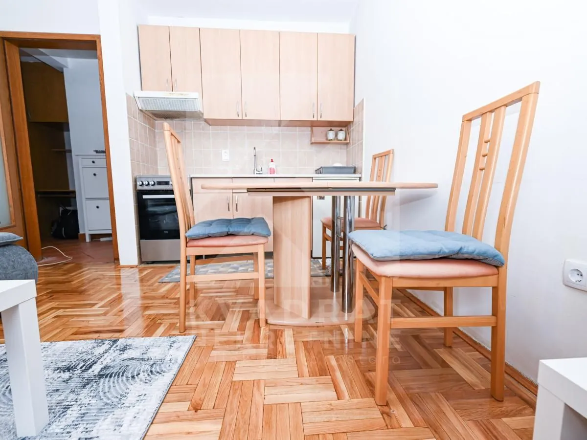 Rent, studio apartment, 28m², Krivi Most, Podgorica