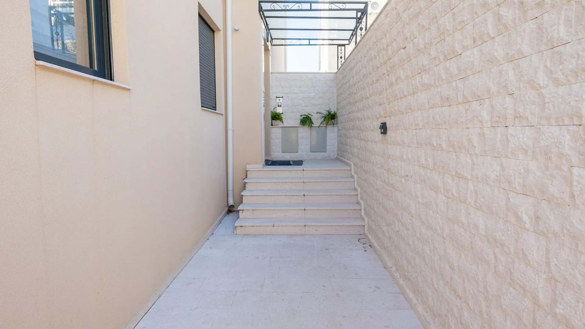 Prodaja, dvosoban stan, 63m², Pod Kuk, Tivat