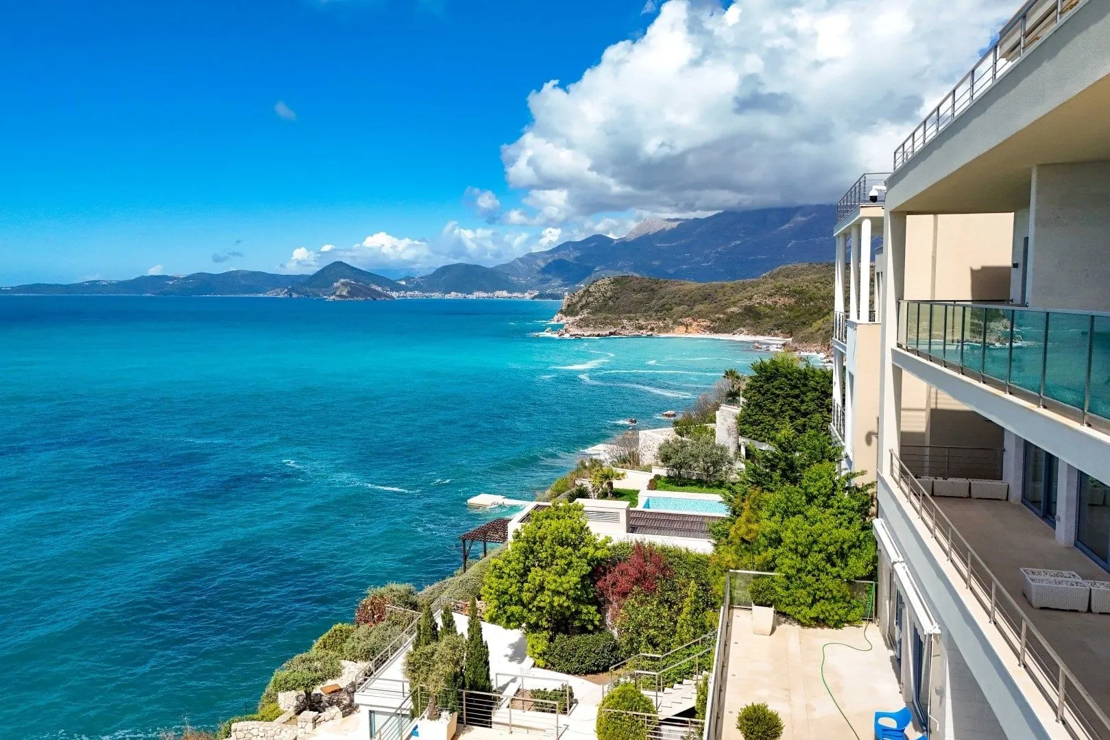 Prodaja, trosoban stan, 139m², Rijeka Reževići, Budva