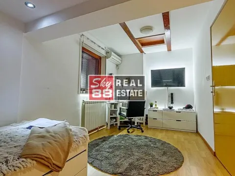 Prodaja, četvorosoban stan, 104m², Stari Grad, Beograd - image 9