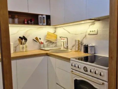 Prodaja, jednosoban stan, 39m², Centar, Tivat - image 5