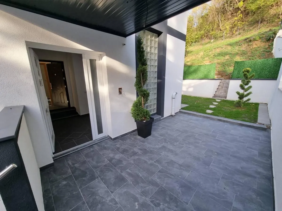 Prodaja, trosoban stan, 129m², Sremska Kamenica, Petrovaradin