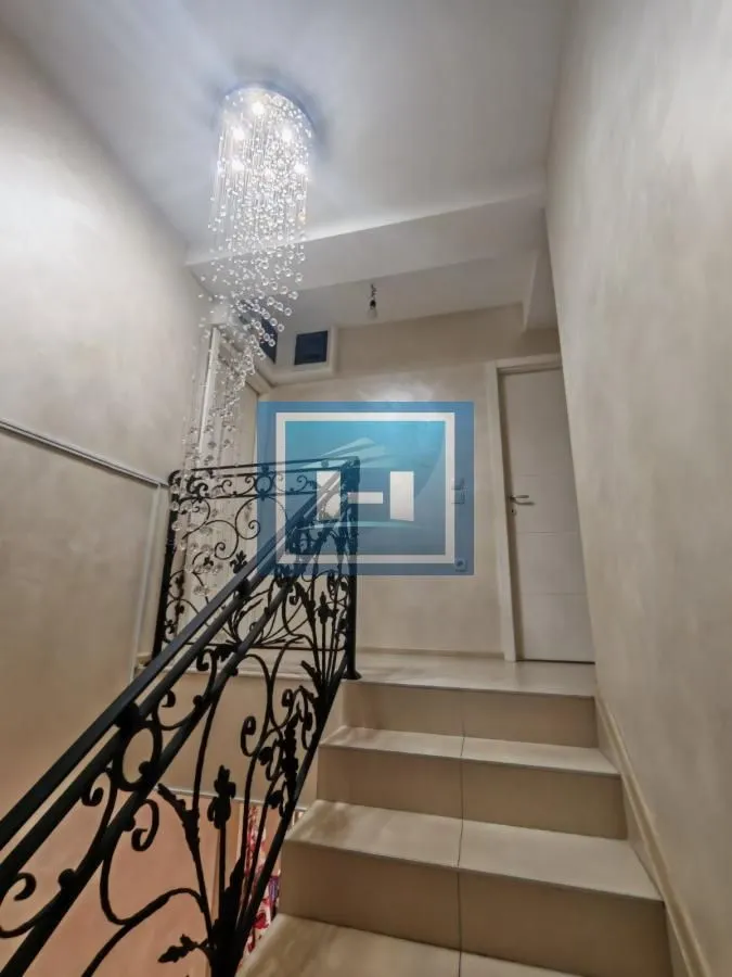 Prodaja, stan, 180m², Centar, Paraćin